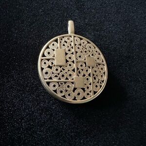 Sarah Coventry Gold Filigree Necklace